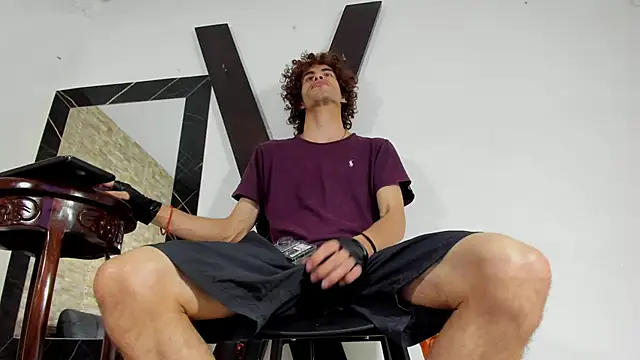 elias sn0w online show from November 19, 8:09 pm