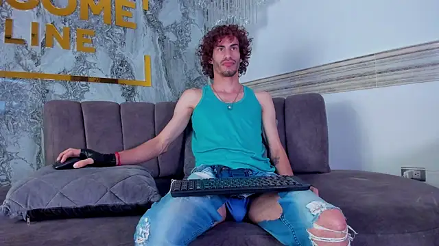 elias sn0w online show from October 29, 8:08 pm