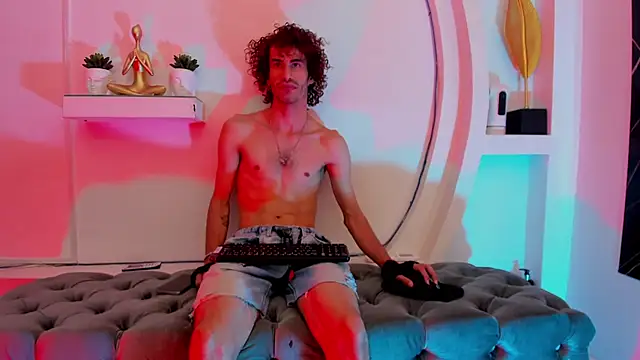 elias sn0w online show from November 22, 9:13 pm