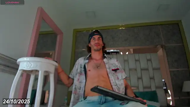 elias sn0w online show from October 24, 8:08 pm