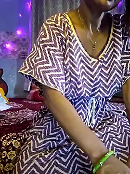 Snapshot of Desi_Maya69 chatting on May 20, 10:45 am Desi Maya69 online show from May 20, 10:45 am