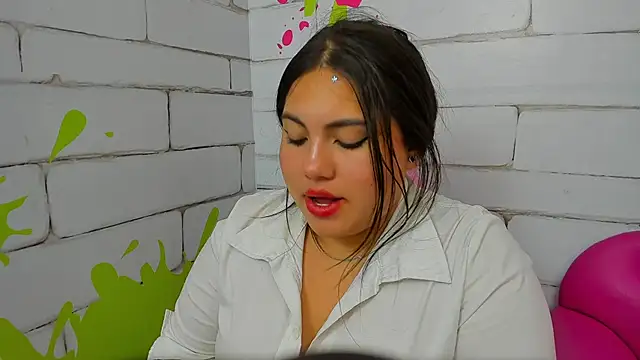 Snapshot of SoftLilyy chatting on October 21, 7:30 am SoftLilyy online show from October 21, 7:30 am