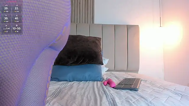 EvaaSinclair online show from April 16, 9:39 pm