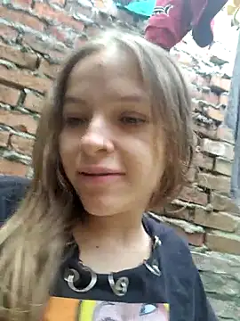 bambiluly online show from October 29, 1:54 pm