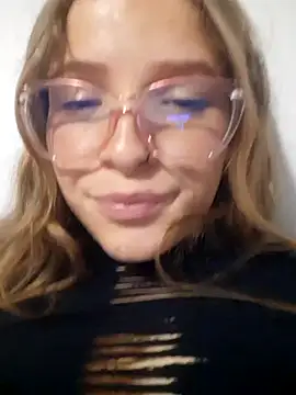 bambiluly online show from October 19, 2:14 am