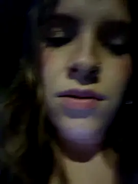 Snapshot of bambiluly chatting on December 21, 2:57 am bambiluly online show from December 21, 2:57 am