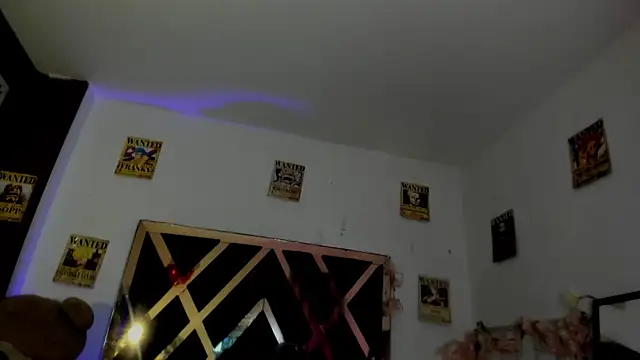 petite coral online show from April 15, 8:20 pm