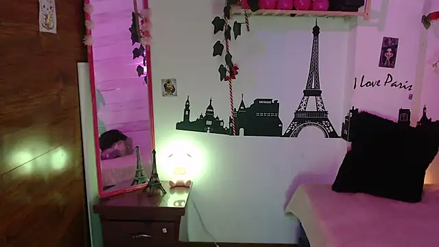 petite coral online show from June 10, 2:13 am