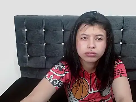 Snapshot of petite_coral chatting on October 23, 11:31 am petite coral online show from October 23, 11:31 am