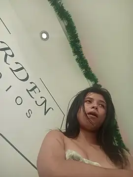 Snapshot of petite_coral chatting on December 15, 9:15 am petite coral online show from December 15, 9:15 am