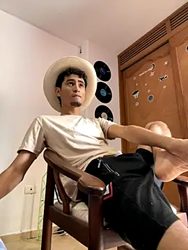 gsusss feet online show from November 17, 5:39 pm