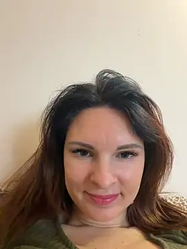 kinkysarahx online show from April 16, 8:37 am