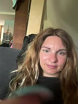 Snapshot of kinkysarahx chatting on June 21, 10:21 am kinkysarahx online show from June 21, 10:21 am