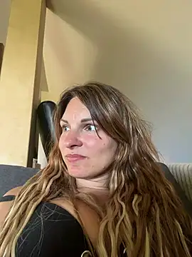 Snapshot of kinkysarahx chatting on May 30, 12:22 pm kinkysarahx online show from May 30, 12:22 pm