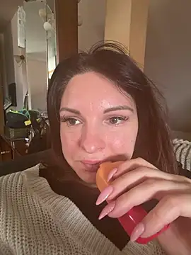 kinkysarahx online show from March 31, 12:29 pm