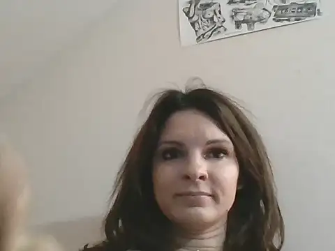 kinkysarahx online show from December 3, 4:06 pm