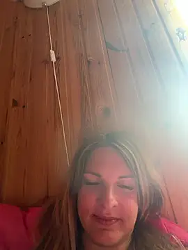 Snapshot of kinkysarahx chatting on July 19, 8:45 am kinkysarahx online show from July 19, 8:45 am