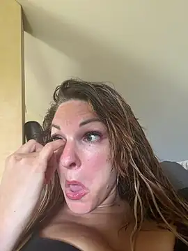 Snapshot of kinkysarahx chatting on June 2, 11:54 am kinkysarahx online show from June 2, 11:54 am