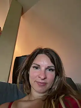Snapshot of kinkysarahx chatting on June 9, 9:43 am kinkysarahx online show from June 9, 9:43 am