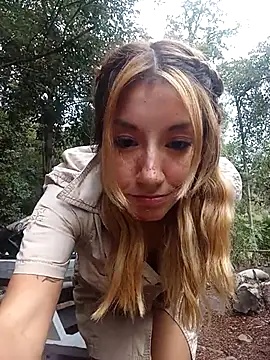 lilivalkova online show from April 17, 6:11 pm