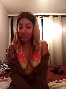 lilivalkova online show from March 25, 4:45 am