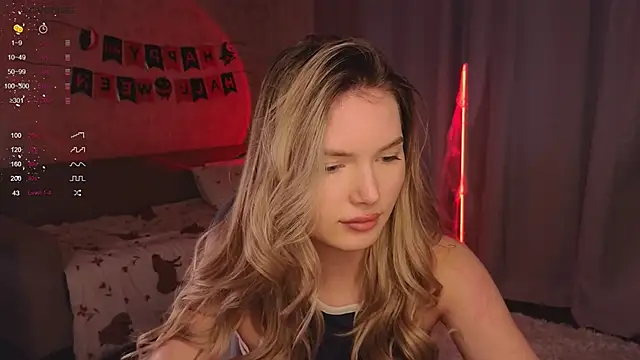 EvelynSin online show from October 24, 11:09 am