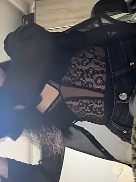 Snapshot of Bemmmba chatting on October 18, 7:38 pm Bemmmba online show from October 18, 7:38 pm