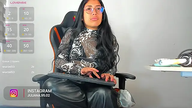 Snapshot of valeria_d chatting on October 20, 1:33 pm valeria d online show from October 20, 1:33 pm
