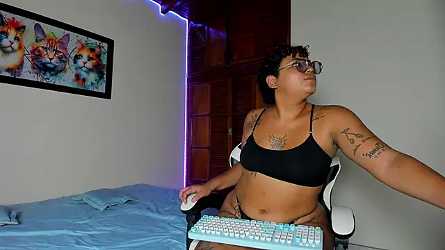 bellota smitt online show from October 16, 9:01 pm