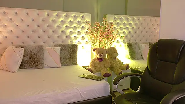 KathiaLuxe online show from November 14, 2:10 pm