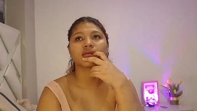 Snapshot of miel_alisha chatting on July 11, 1:11 pm miel alisha online show from July 11, 1:11 pm