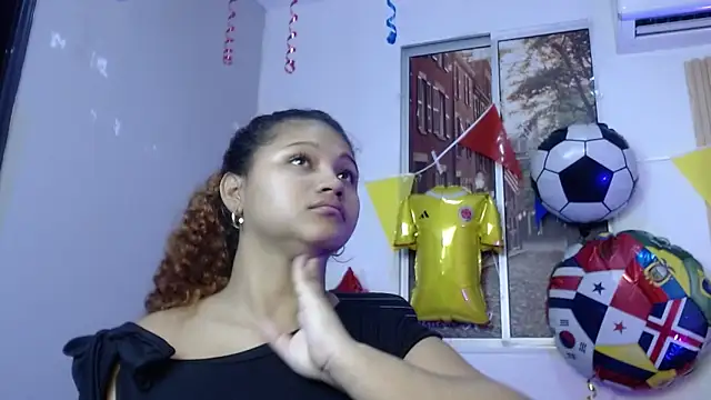 Snapshot of miel_alisha chatting on June 17, 12:59 pm miel alisha online show from June 17, 12:59 pm