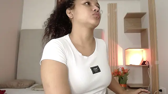 miel alisha online show from February 4, 12:00 pm