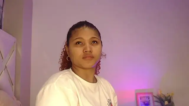 Snapshot of miel_alisha chatting on July 7, 12:52 pm miel alisha online show from July 7, 12:52 pm