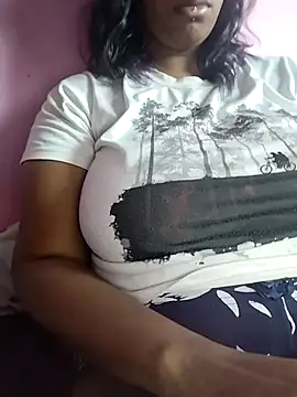 Snapshot of Raven4h chatting on October 22, 6:51 pm Raven4h online show from October 22, 6:51 pm