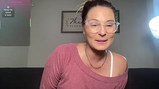 Snapshot of Mandyrheaa chatting on December 1, 8:42 pm Mandyrheaa online show from December 1, 8:42 pm