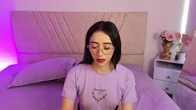 Snapshot of GabbieHill chatting on October 28, 8:08 pm GabbieHill online show from October 28, 8:08 pm