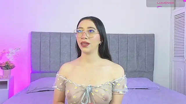 Snapshot of GabbieHill chatting on October 27, 7:37 pm GabbieHill online show from October 27, 7:37 pm