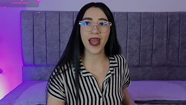 Snapshot of GabbieHill chatting on November 3, 8:12 pm GabbieHill online show from November 3, 8:12 pm