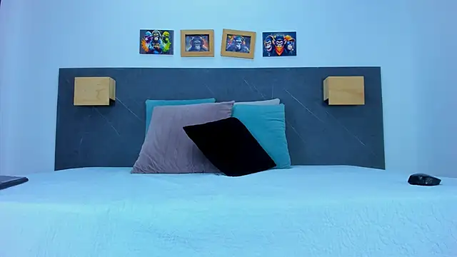 iamdoll online show from April 13, 7:40 pm