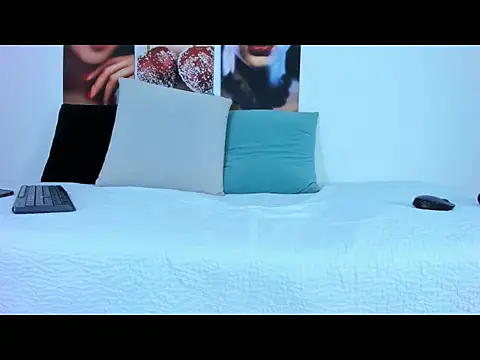 iamdoll online show from January 9, 9:55 pm