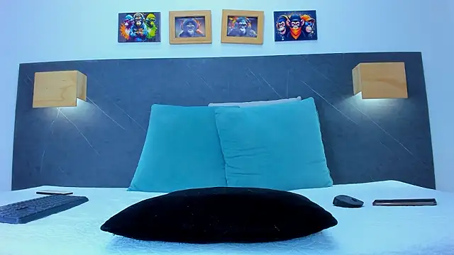 iamdoll online show from March 12, 8:24 pm