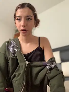 MiaaCute- online show from February 26, 9:15 pm