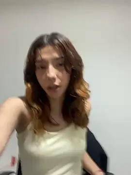 Snapshot of MiaaCute- chatting on May 13, 8:38 pm MiaaCute- online show from May 13, 8:38 pm
