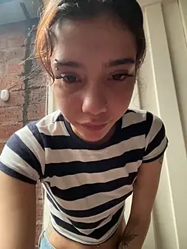 Snapshot of MiaaCute- chatting on May 27, 10:39 pm MiaaCute- online show from May 27, 10:39 pm