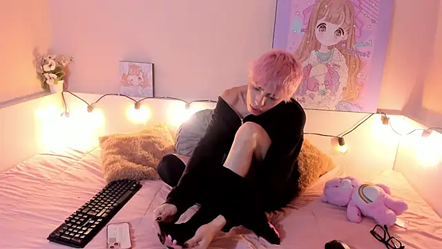 Strawberry Kitty  online show from October 18, 4:36 am