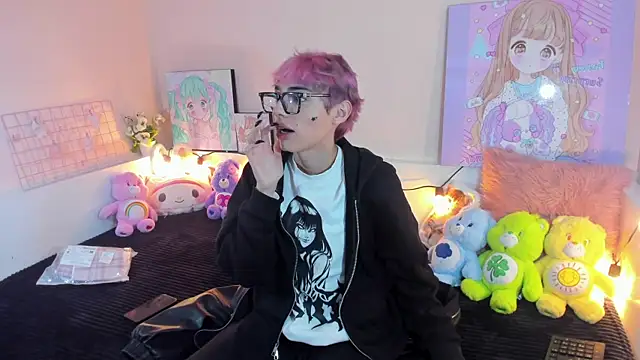 Strawberry Kitty  online show from November 30, 4:02 am