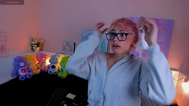 Strawberry Kitty  online show from October 21, 9:36 pm