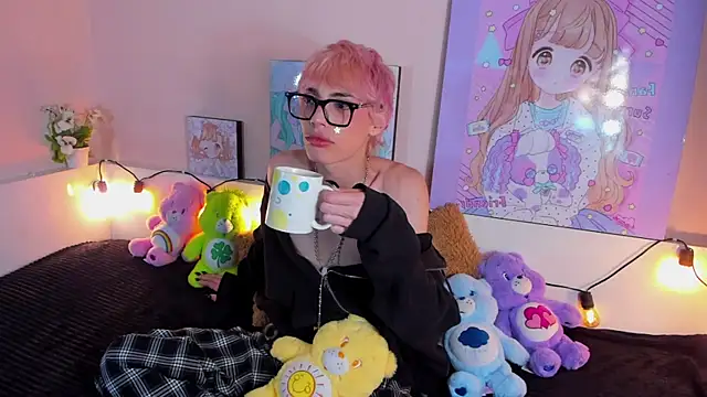 Strawberry Kitty  online show from October 26, 3:51 am