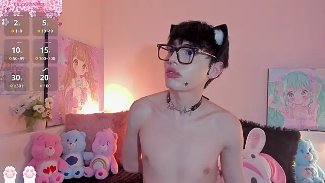 Strawberry Kitty  online show from March 6, 3:56 am